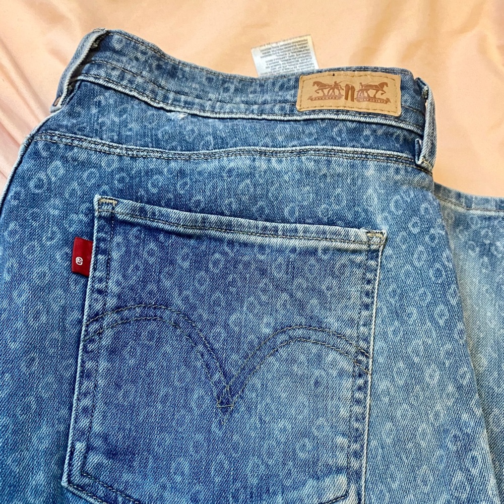 Levi’s Mid-rise skinny jeans